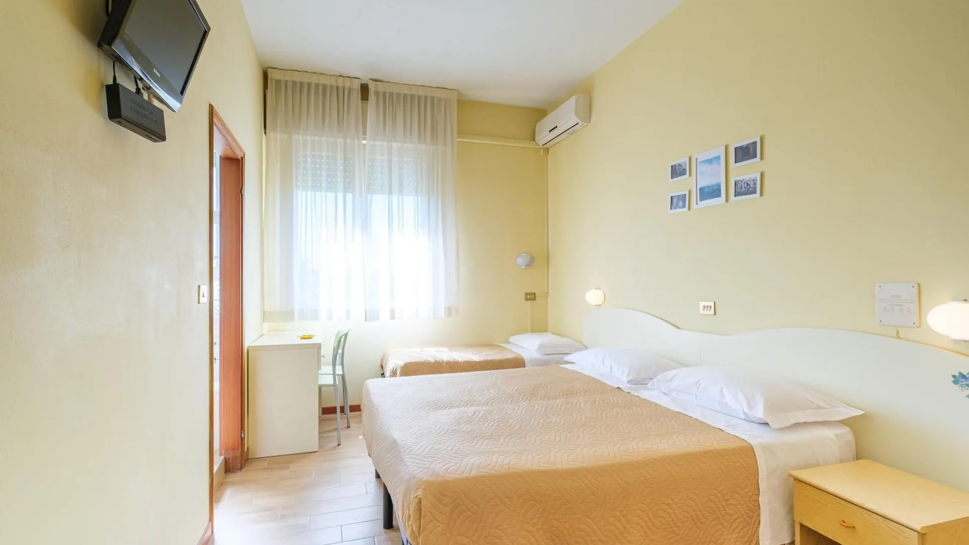 Only Room Hotel Lido Di Savio Itália